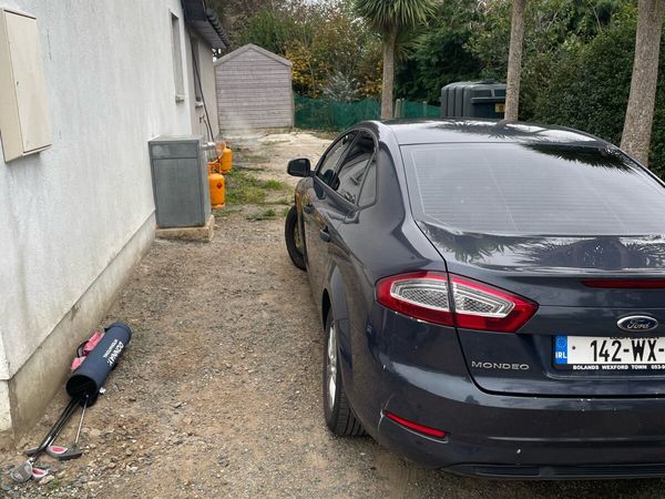 Ford Mondeo Saloon, Diesel, 2014, Grey