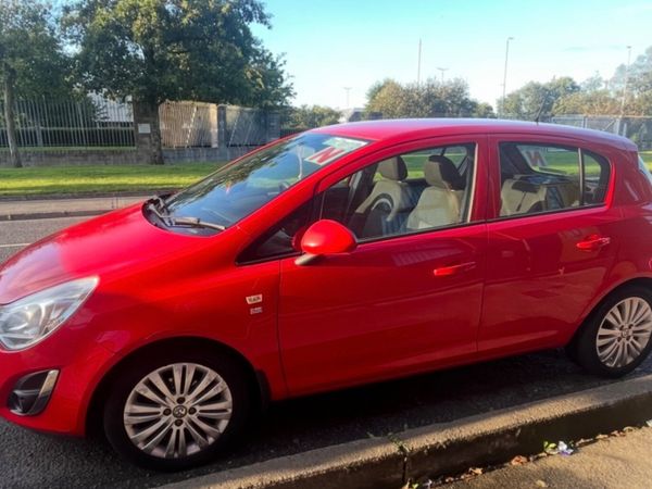 Vauxhall Corsa Hatchback, Petrol, 2011, Red