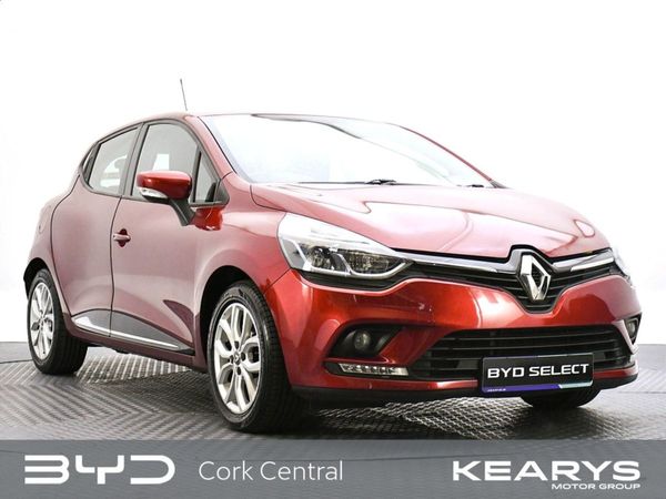 Renault Clio Hatchback, Petrol, 2019, Red