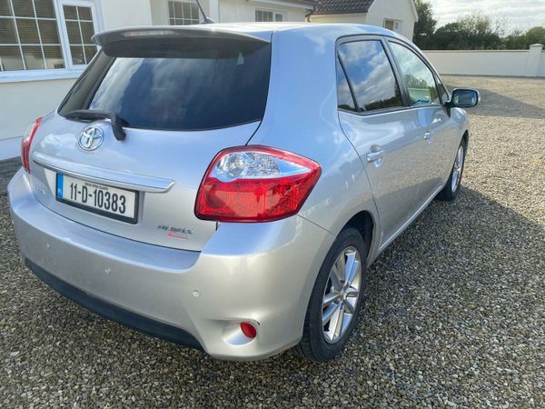 Toyota Auris Hatchback, Diesel, 2011, Silver