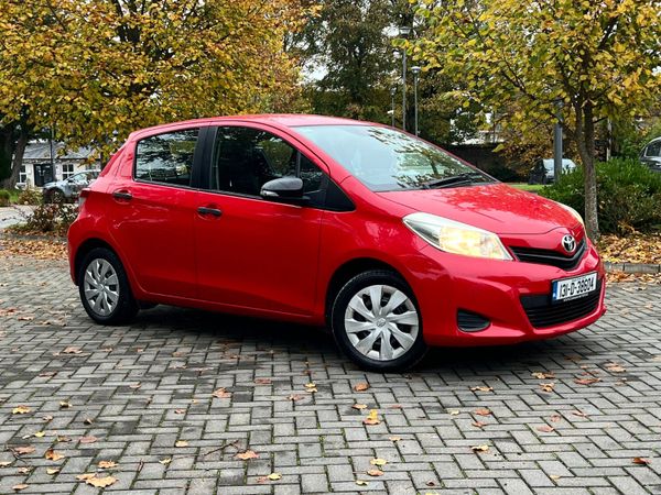 Toyota Yaris Hatchback, Petrol, 2013, Red