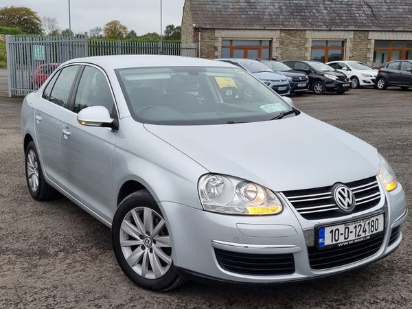 Volkswagen Jetta Saloon, Diesel, 2010, Silver