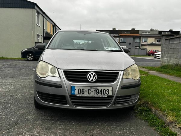Volkswagen Polo Hatchback, Petrol, 2006, Silver