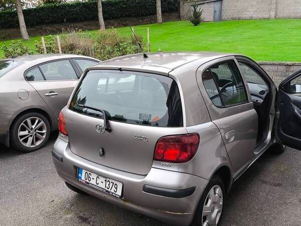 Toyota Yaris Hatchback, Petrol, 2006, Grey