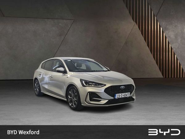 Ford Focus Hatchback, Diesel, 2023, Grey