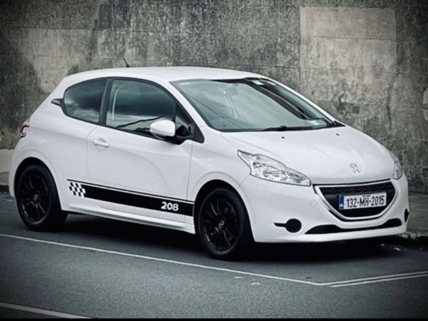Peugeot 208 Hatchback, Petrol, 2013, White