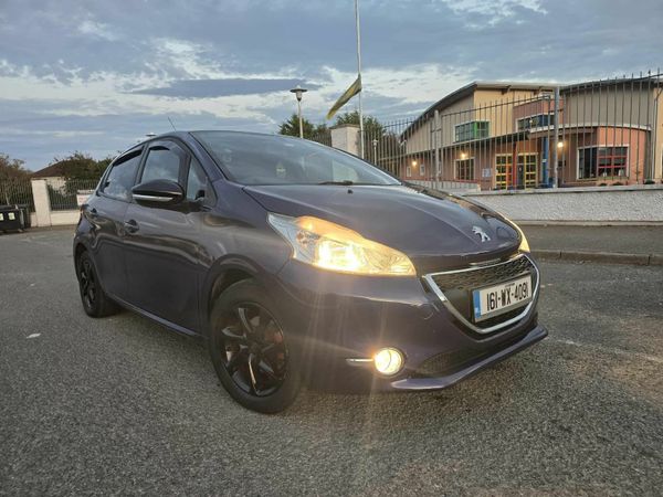Peugeot 208 Hatchback, Diesel, 2016, Blue