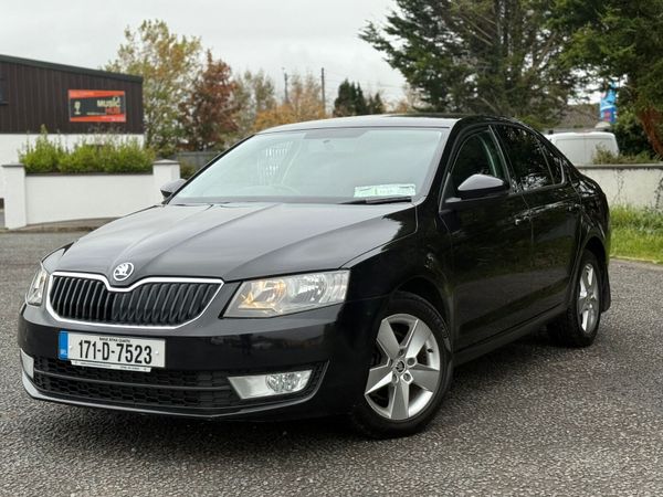 Skoda Octavia Saloon, Diesel, 2017, Black