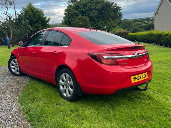 Vauxhall Insignia Hatchback, Diesel, 2013, Red