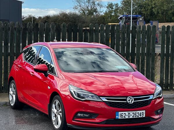 Vauxhall Astra Hatchback, Petrol, 2016, Red