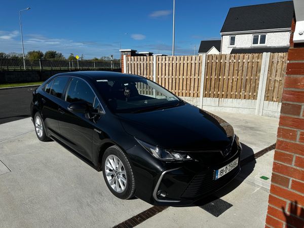 Toyota Corolla Saloon, Petrol Hybrid, 2019, Black