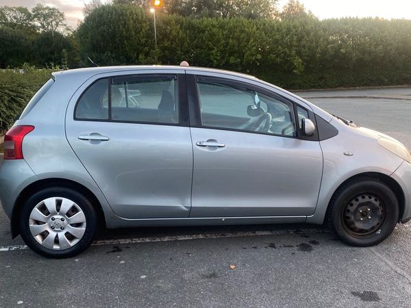 Toyota Yaris Hatchback, Petrol, 2007, Silver