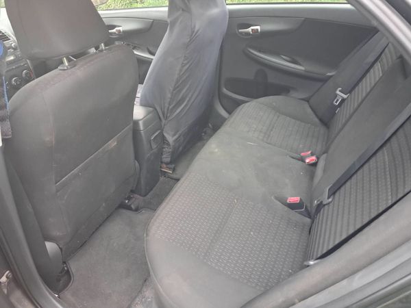 Toyota Corolla Saloon, Diesel, 2009, Grey