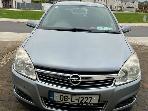 Opel Astra Hatchback, Petrol, 2008, Silver