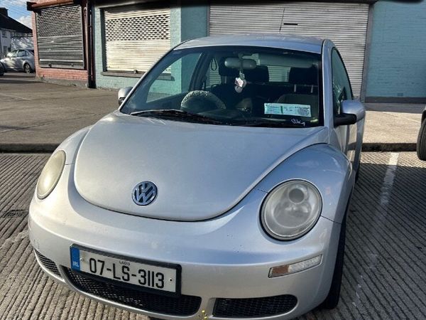 Volkswagen Beetle Hatchback, Petrol, 2007, Silver