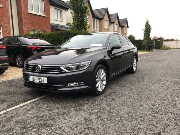 Volkswagen Passat Saloon, Diesel, 2019, Grey