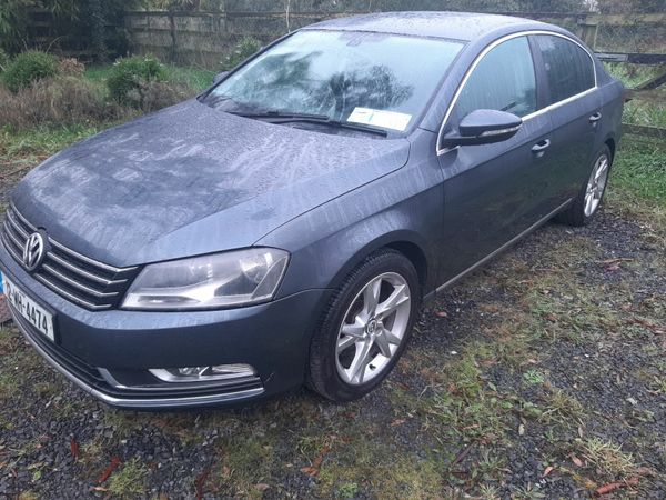 Volkswagen Passat Saloon, Diesel, 2012, Grey