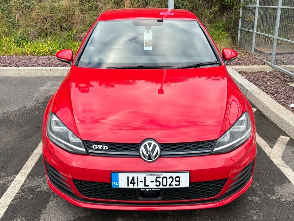 Volkswagen Golf Hatchback, Diesel, 2014, Red