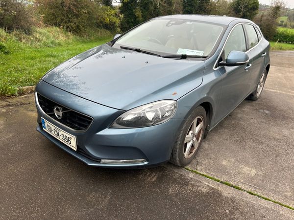 Volvo V40 Hatchback, Diesel, 2013, Blue