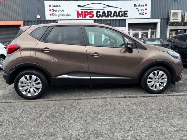 Renault Captur Hatchback, Petrol, 2014, Brown