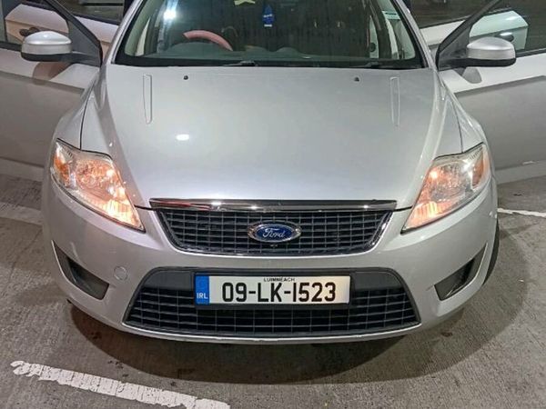 Ford Mondeo Saloon, Petrol, 2009, Silver
