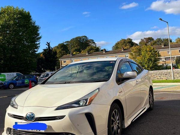 Toyota Prius Hatchback, Petrol Hybrid, 2019, White