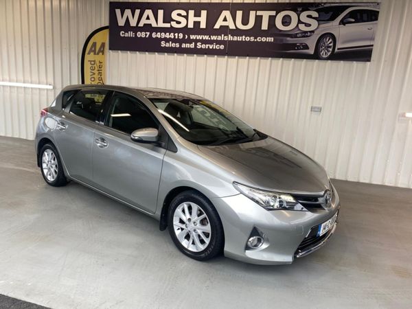 Toyota Auris Hatchback, Diesel, 2014, Grey
