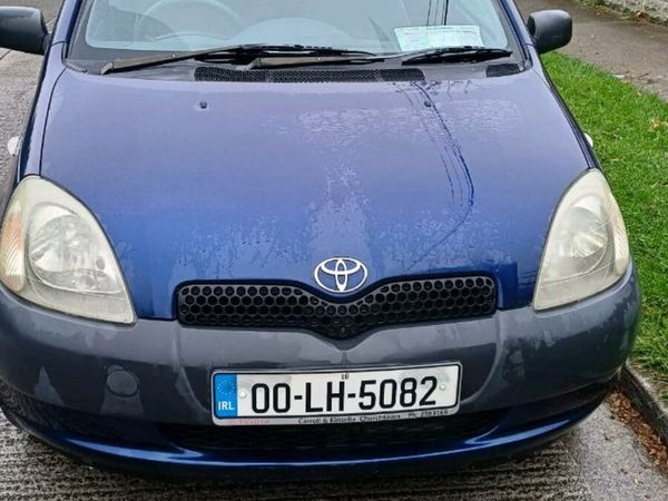Toyota Yaris Hatchback, Petrol, 2000, Blue
