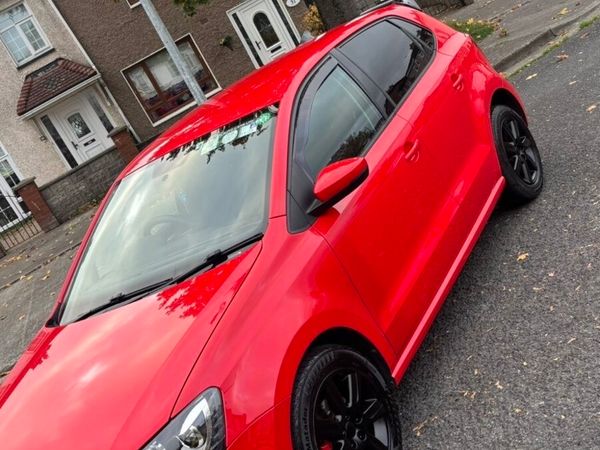 Volkswagen Polo Hatchback, Petrol, 2012, Red