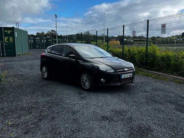 Ford Focus Hatchback, Petrol, 2013, Black