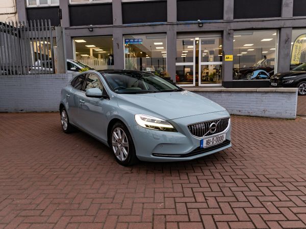 Volvo V40 Hatchback, Diesel, 2016, Blue