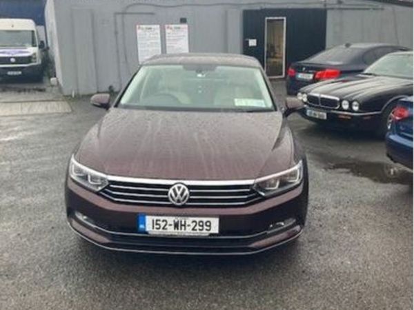 Volkswagen Passat Saloon, Diesel, 2015, Red
