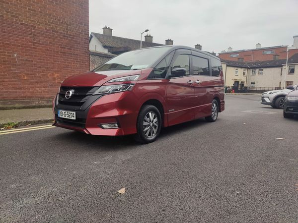Nissan Serena MPV, Petrol, 2019, Red