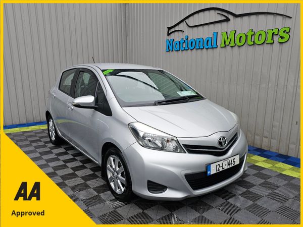 Toyota Yaris Hatchback, Petrol, 2012, Silver