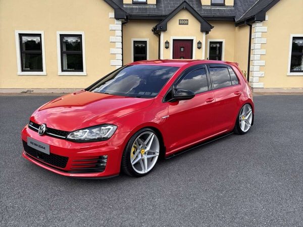 Volkswagen Golf Hatchback, Diesel, 2014, Red