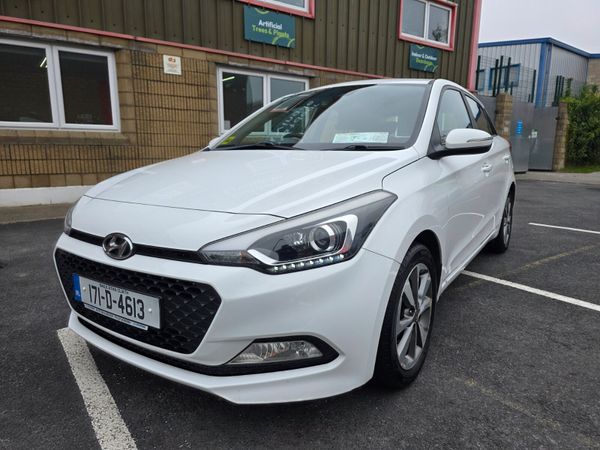 Hyundai i20 Hatchback, Petrol, 2017, White