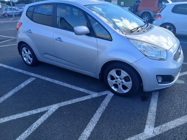 Kia Venga MPV, Diesel, 2010, Silver
