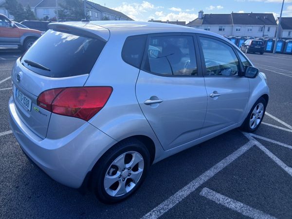 Kia Venga MPV, Diesel, 2010, Silver