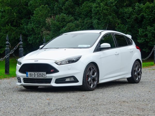 Ford Focus Hatchback, Diesel, 2015, White