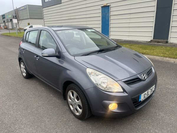 Hyundai i20 Hatchback, Petrol, 2012, Grey