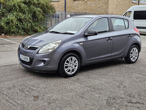 Hyundai i20 Hatchback, Petrol, 2012, Grey