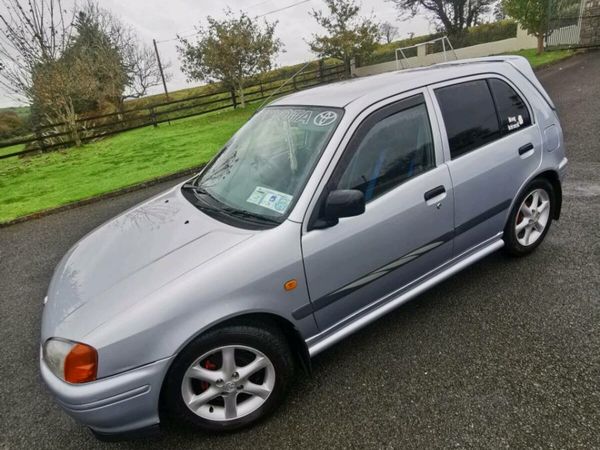 Toyota Starlet Hatchback, Petrol, 1999, Silver