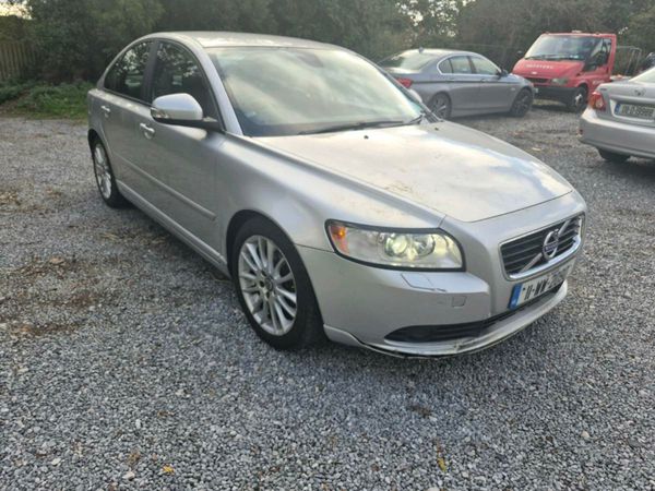 Volvo S40 Saloon, Diesel, 2011, Silver