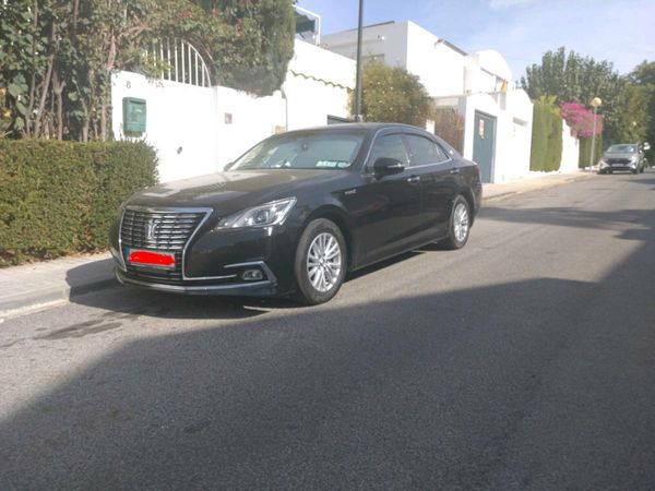 Toyota Crown Saloon, Petrol Hybrid, 2016, Black
