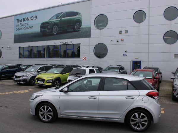 Hyundai i20 Hatchback, Petrol, 2018, Grey