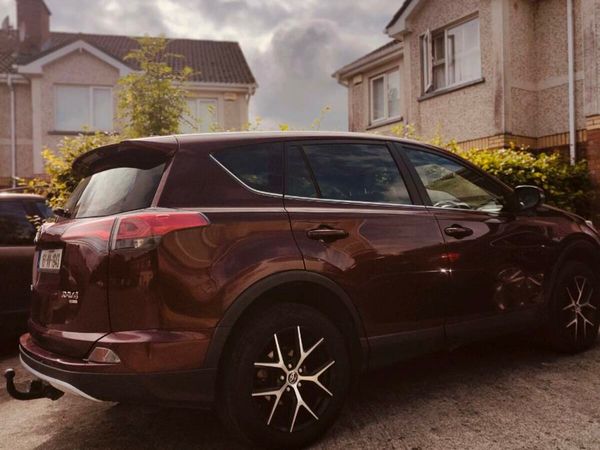 Toyota RAV4 SUV, Diesel, 2016, Red