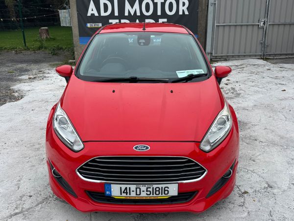 Ford Fiesta Hatchback, Petrol, 2014, Red