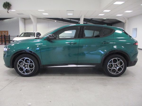 Alfa Romeo Tonale Hatchback, Petrol, 2025, Green