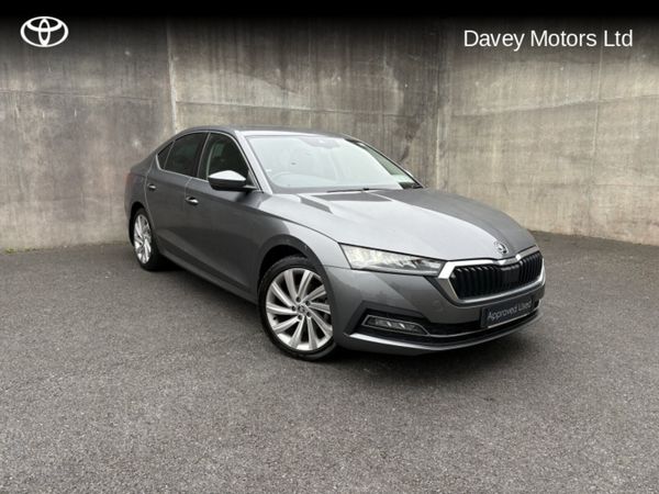 Skoda Octavia Hatchback, Diesel, 2023, Grey