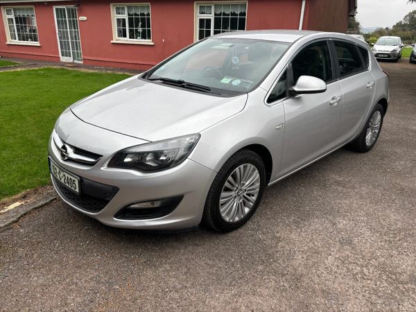 Opel Astra Hatchback, Diesel, 2015, Silver
